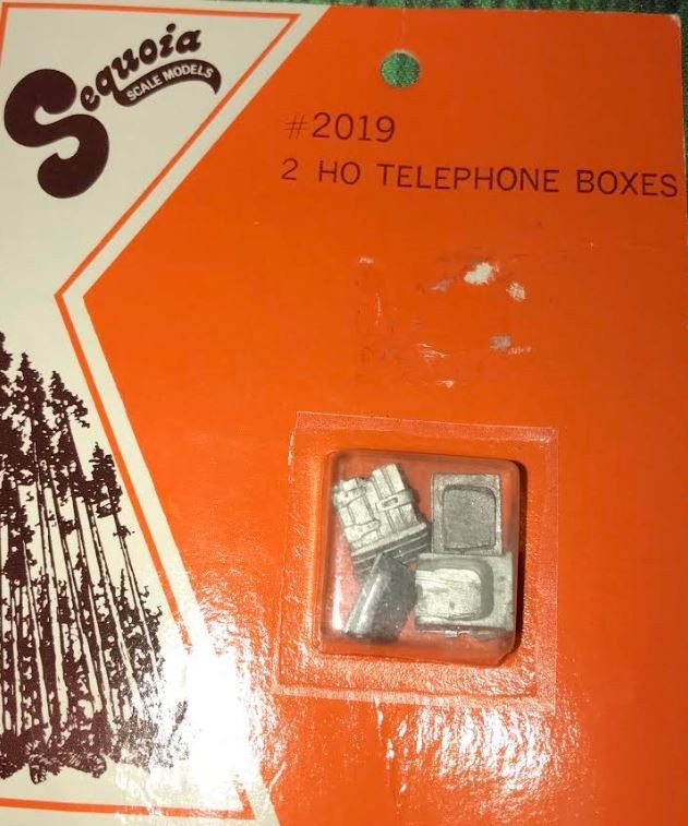 Sequoia Scale Models 2019 HO Telephone Boxes. (Pack of 2)