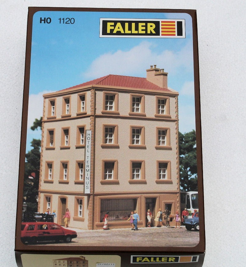 Faller 1120 HO Hotes/Restaurant "Terminus" Building Kit