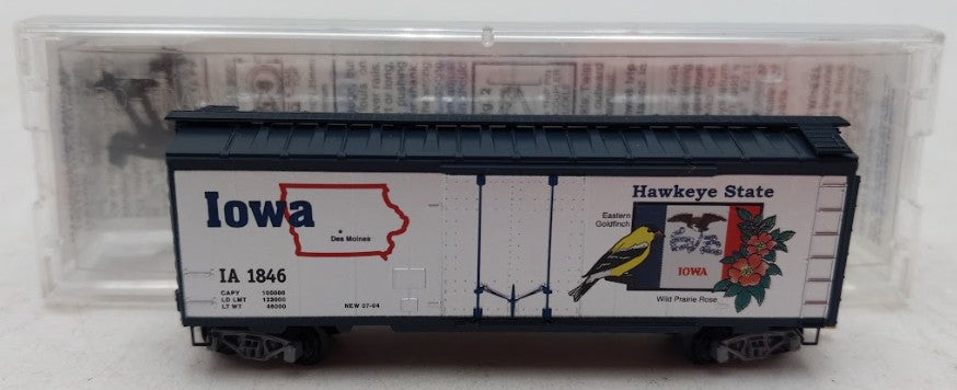 Micro-Trains 02100380 N Scale Iowa 40' Standard Plug Door Boxcar #1846