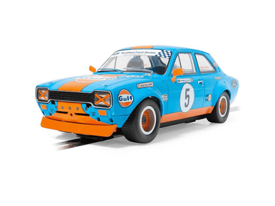 Scalextric C4530 Ford Escort MK1 – Wayne Crabtree Modified Fords 2023 Gulf Edition
